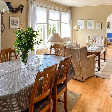 Pet Friendly In Lindesnes With Kitchen Casa vacanze