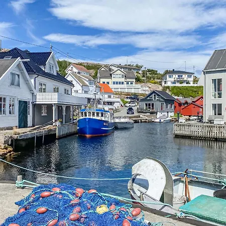 Semesterbostad Awesome In Lindesnes With Wifi *